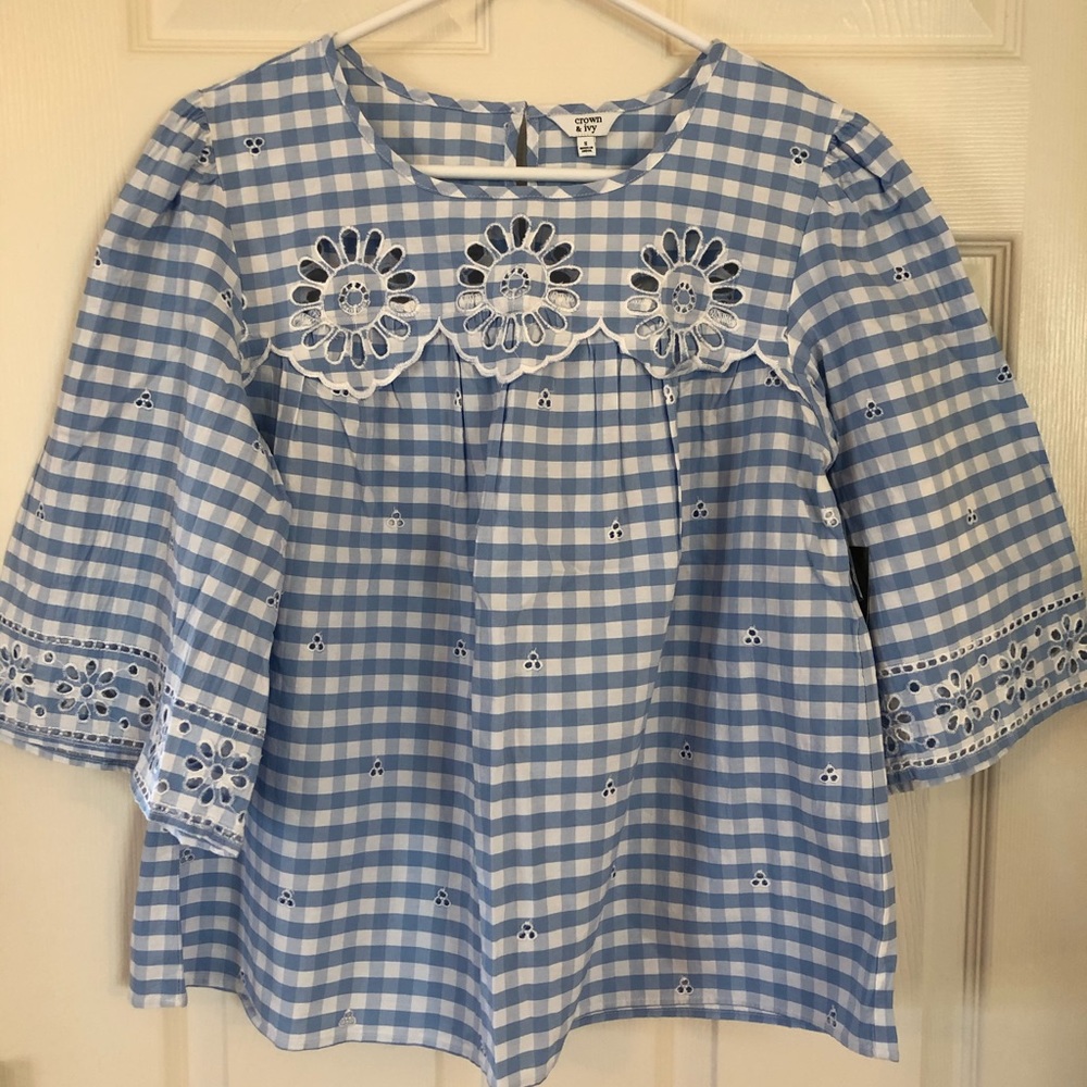 Crown and Ivy top